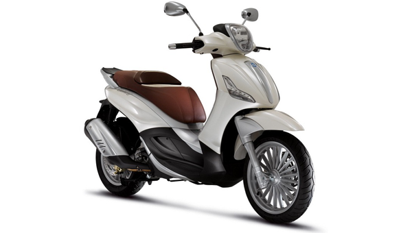 Rent PIAGGIO Beverly 300 in Athens - Rent a Moto Athens