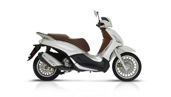 Piaggio Beverly 300 – Enjoy the perfect blend of performance and style in Moto Athens.